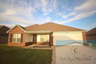 Building Photo - 3824 Churchill Dr