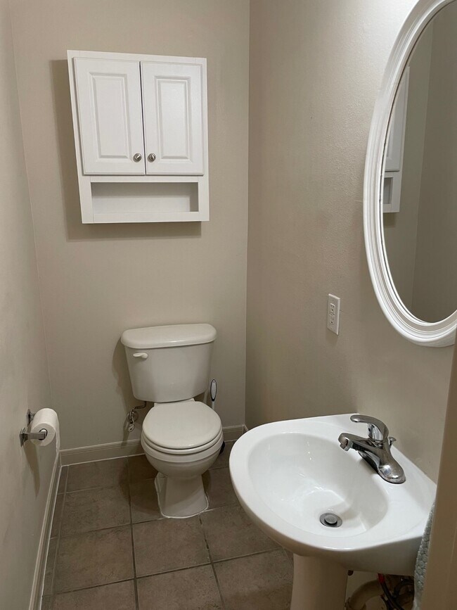 2445 Monarch Dr, Laredo, TX 78045