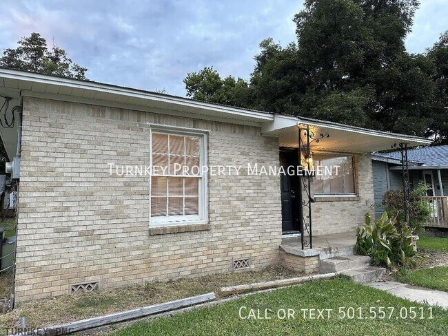Building Photo - 1/2 Off Ist Month Rent!