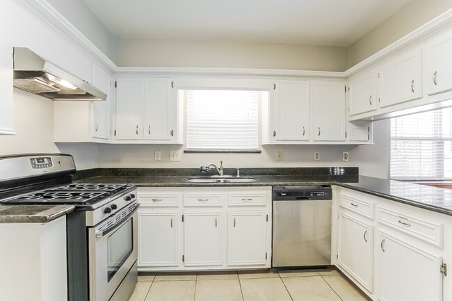 Building Photo - 18210 Widcombe Dr