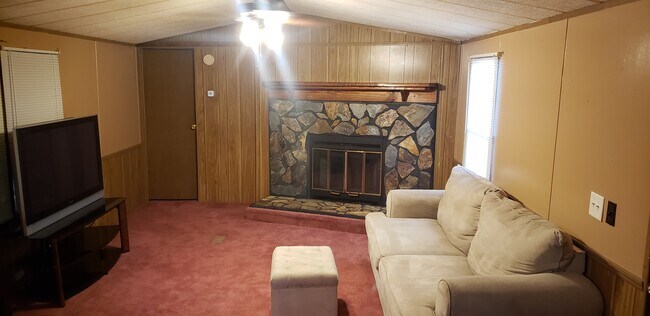 Building Photo - 8763 Sonnyboy Ln