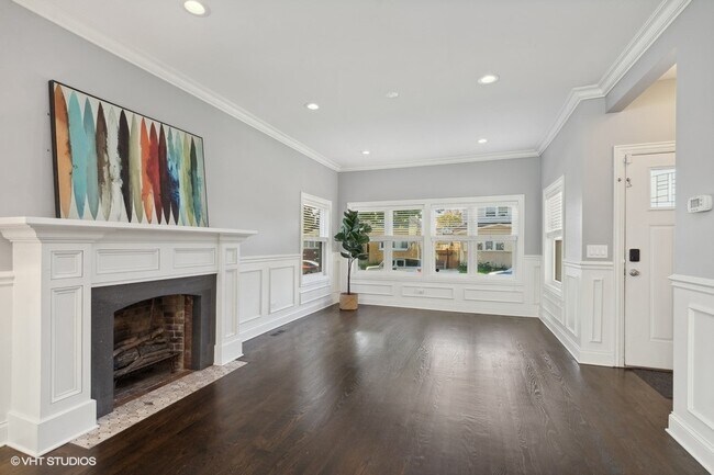 Foto del edificio - 5028 W Waveland Ave