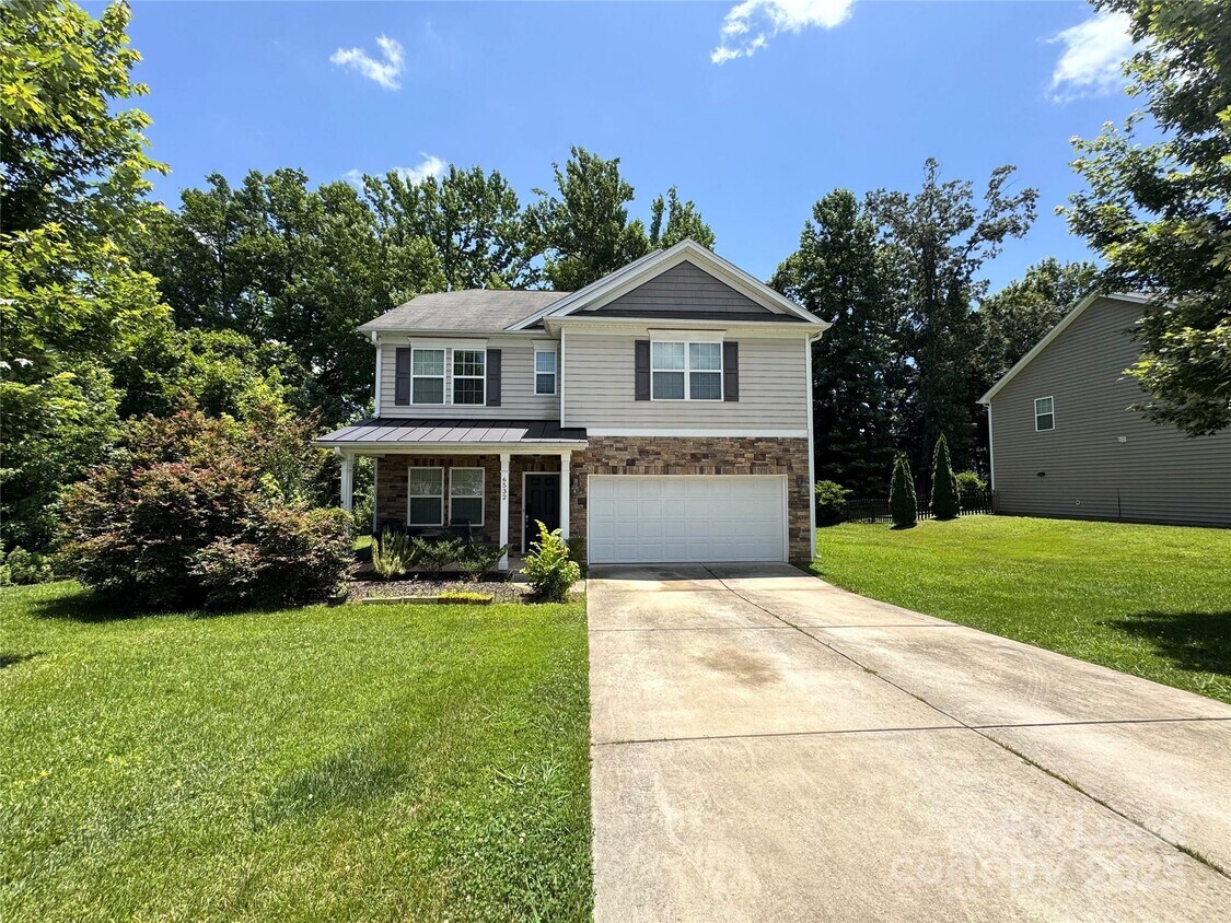 Primary Photo - 6532 Fieldstone Manor Dr