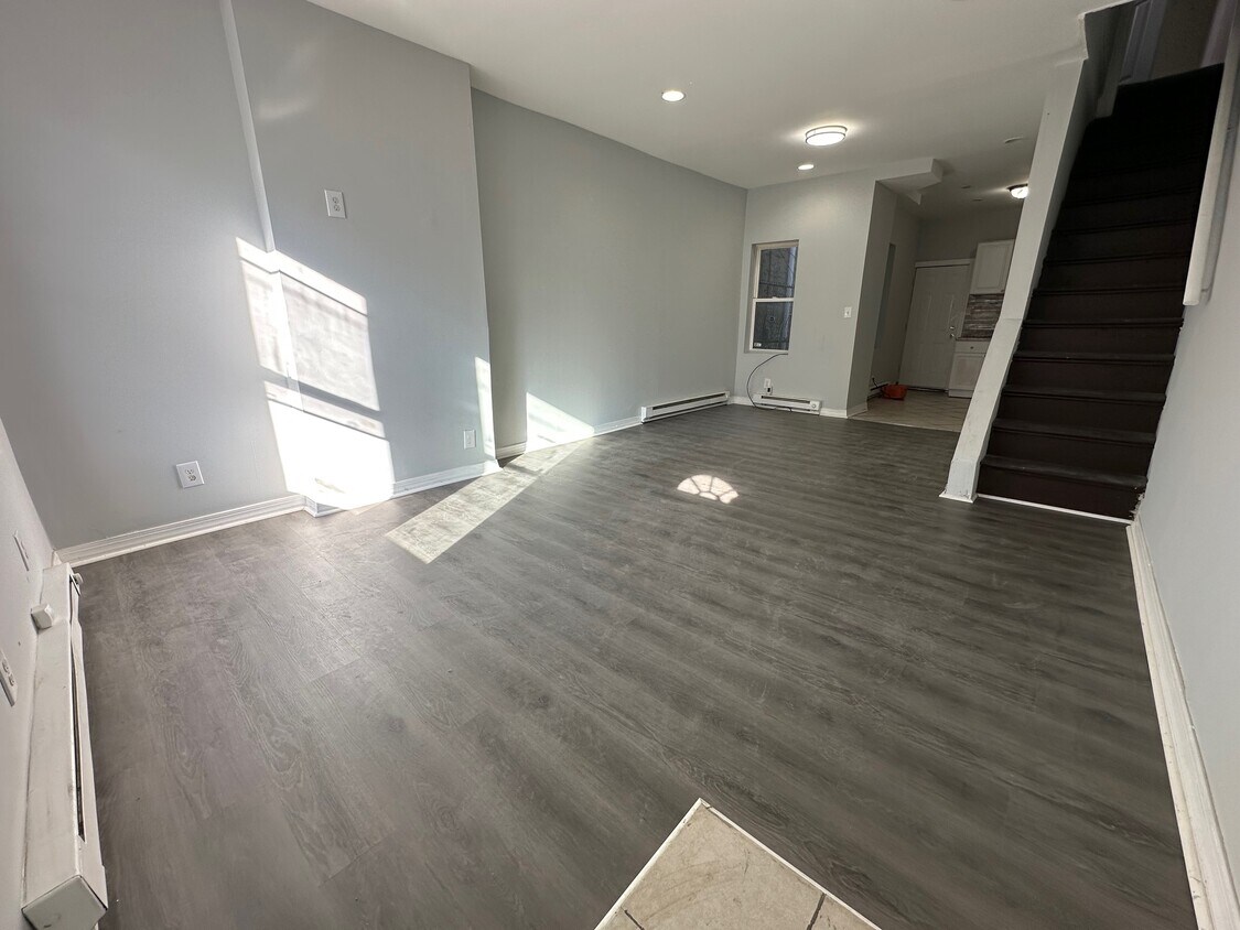 Foto principal - 4947 Hoopes St