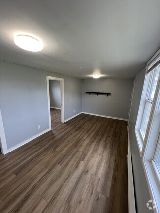 Building Photo - 521 N Spruce St