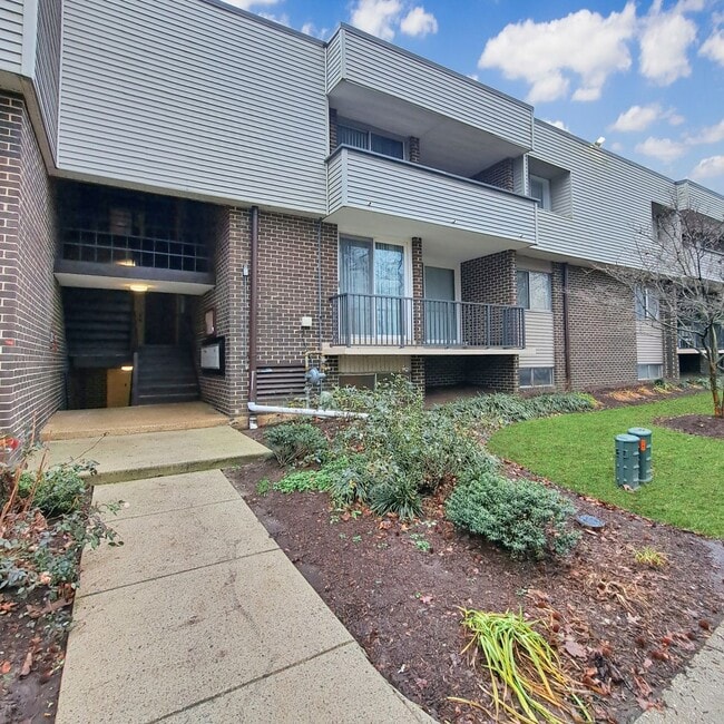 Photo - 10244 Prince Pl Apartment