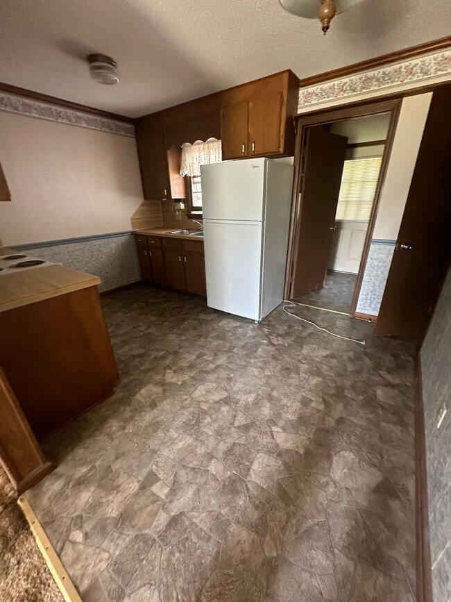 Foto del edificio - 3155 Lakewood Dr