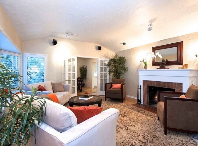 Foto del edificio - 12271 Laurel Terrace Dr