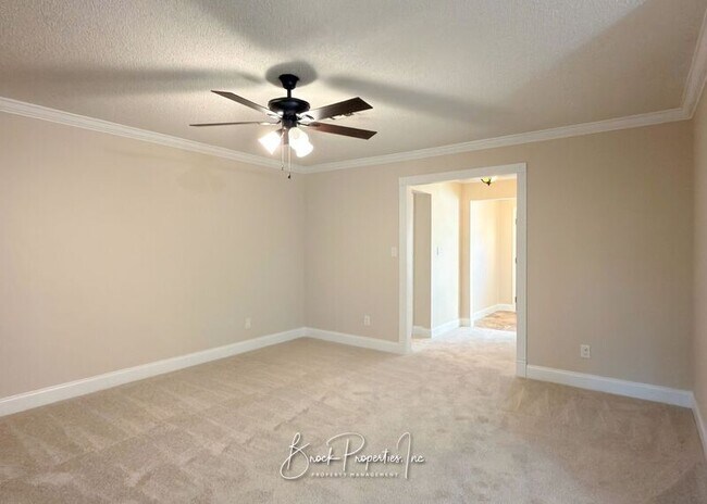 Building Photo - 7865 Apollo Dr