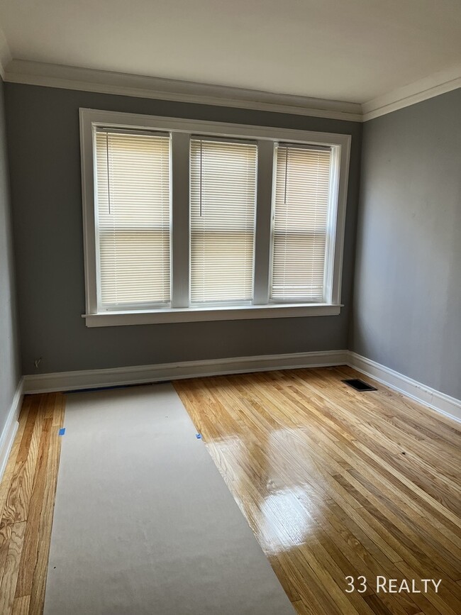 Building Photo - Ready for move in - 2 Bed - NO DEPOSIT - P...