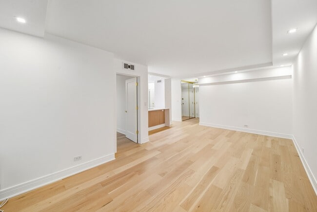 Building Photo - 88 W Schiller St