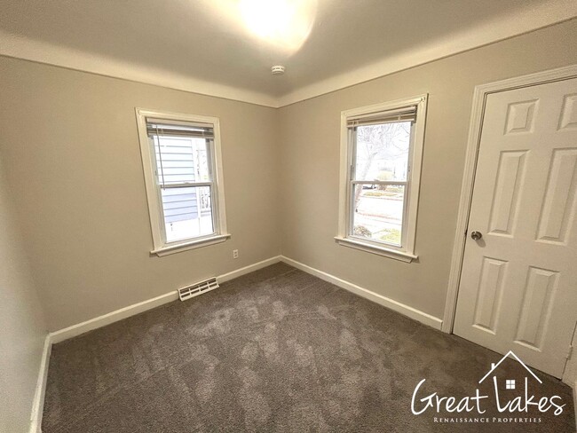 Building Photo - JANUARY SPECIAL: Move in before 1/31/25 an...