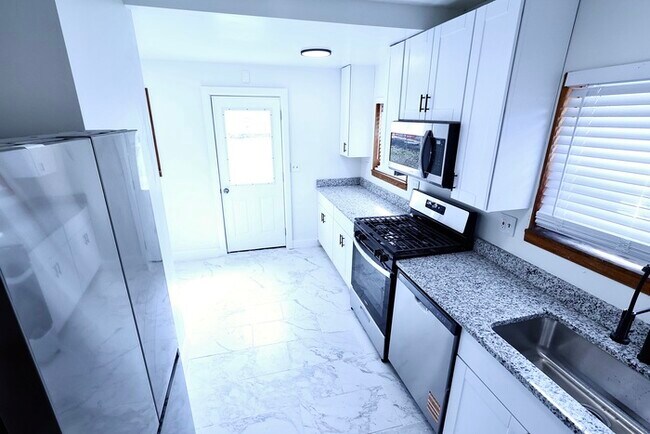 Foto del edificio - 450 Stanton Ave