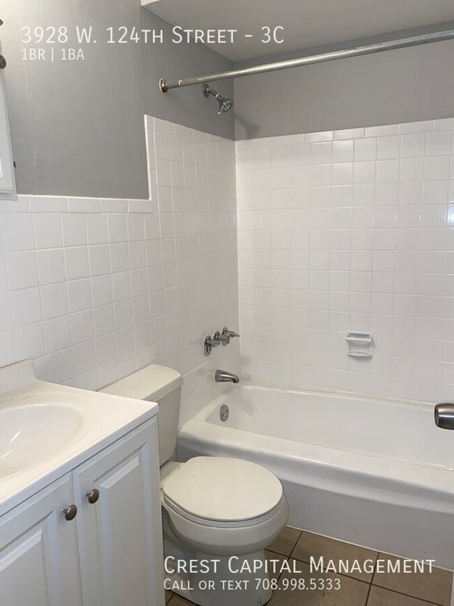 Building Photo - 3934 W 124th St