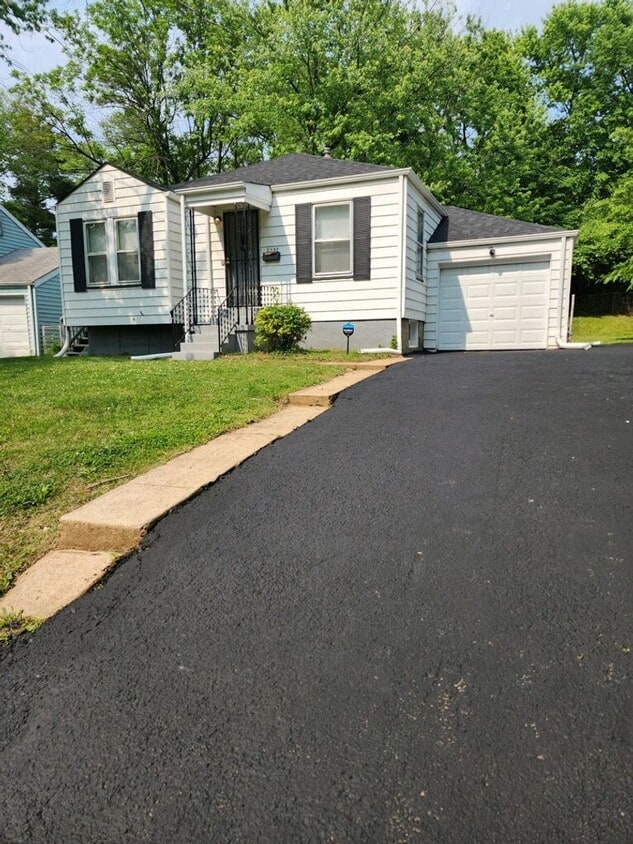 Photo - 2537 Tyrell Dr. I 2 Bed 1 Bath with Garage