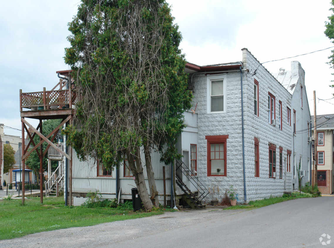 Building Photo - 23 N Main St