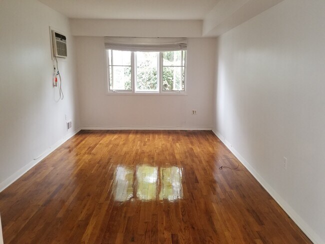 Foto del edificio - 163 Ramona Ave