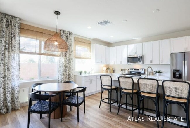 Building Photo - 2376 N 79th Pl