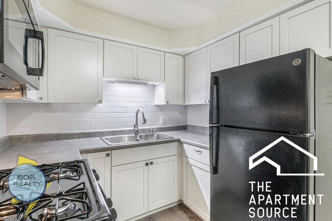 Foto del edificio - 1039 College Ave