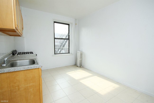 Building Photo - 1 br, 1 bath  - 4213 28th Ave D2