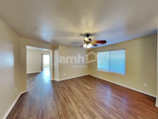 Foto del edificio - 46059 W Long Way