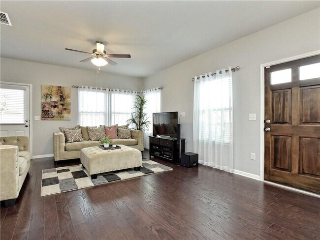 Building Photo - 8806 Donatello Dr