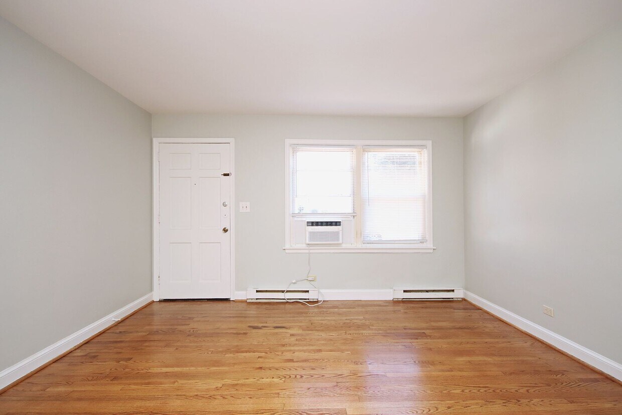 Foto principal - Student-Friendly Ground-Level Apartment Ne...