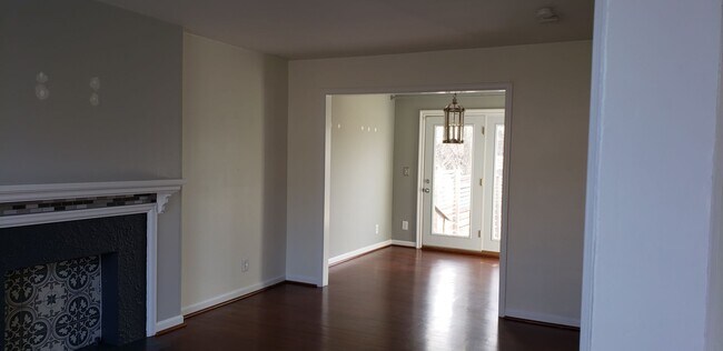 Foto del edificio - 401-403 Harding St