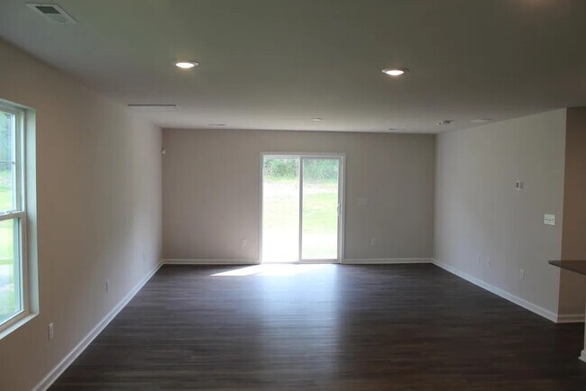 Foto del edificio - 1537 Woodhouse Dr