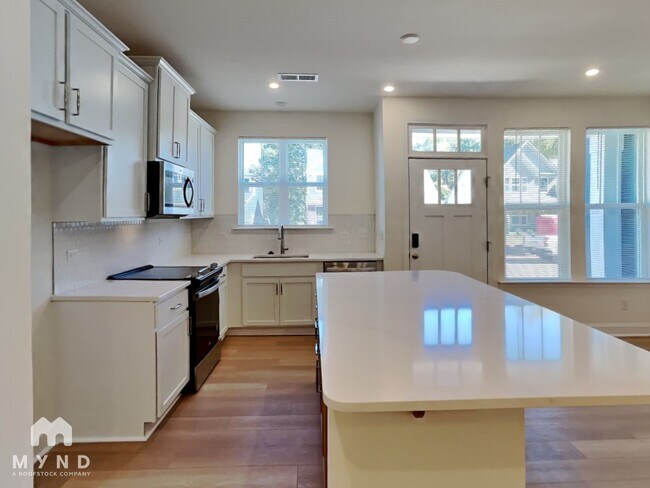 Foto del edificio - 1546 Cedar Tree Dr