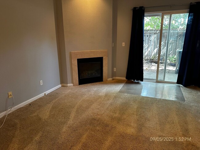 Foto del edificio - 2 Story Condo