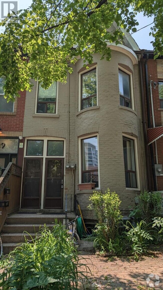 Building Photo - 141 Niagara St
