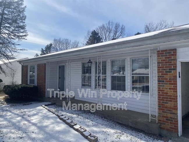Building Photo - 14655 Fox Manor Dr