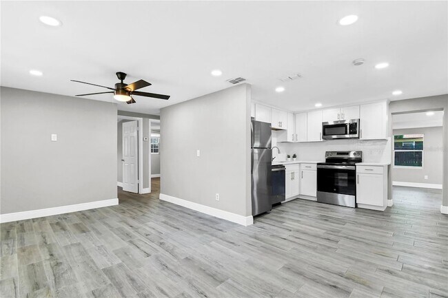Building Photo - 7614 Alvina St