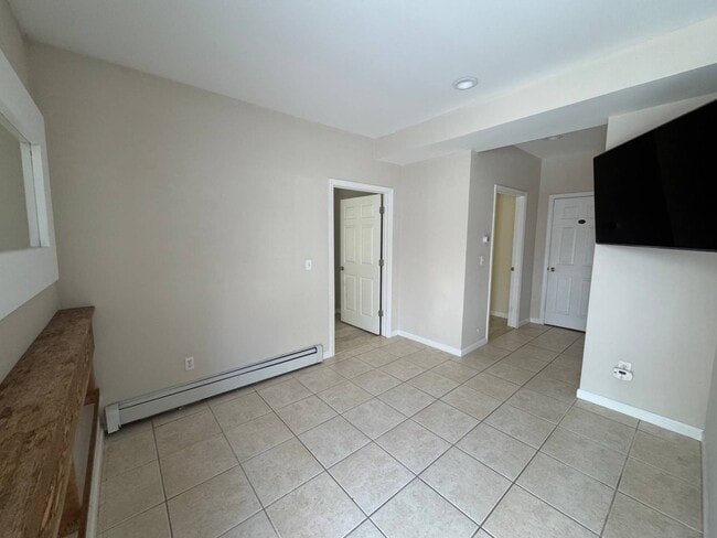 Building Photo - 25 A Gardners Ln