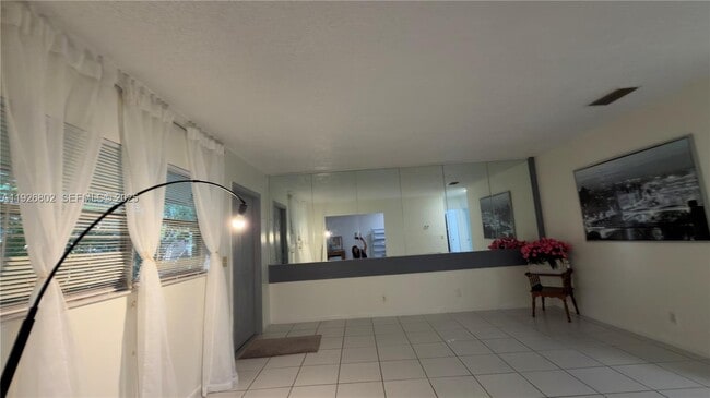 Building Photo - 274 SW 9th St