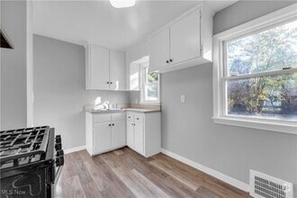 Building Photo - 12605 Hirst Ave