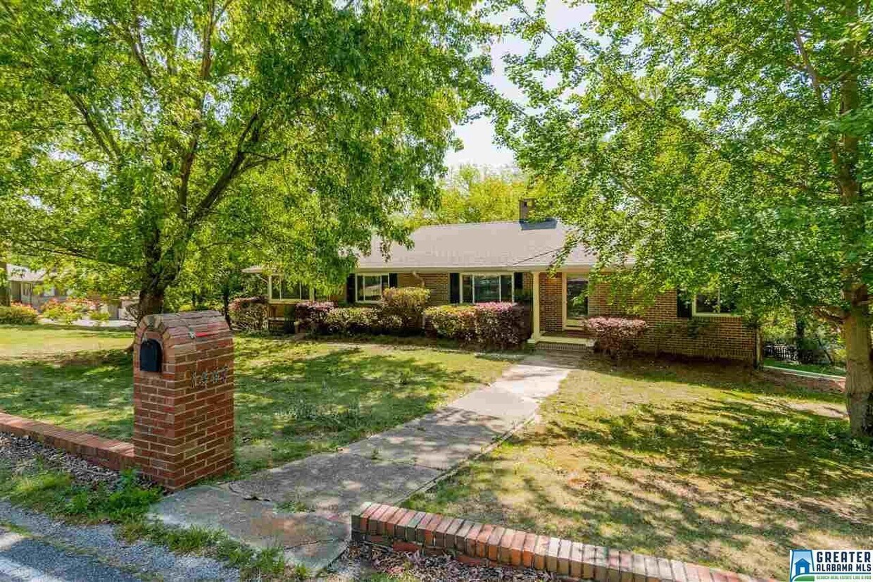 1447 Alford Ave, Hoover, AL 35226 Townhome Rentals in Hoover AL