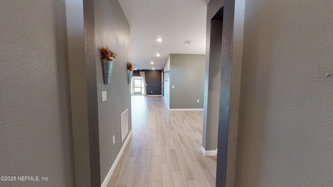 Building Photo - 189 Trumpco Dr