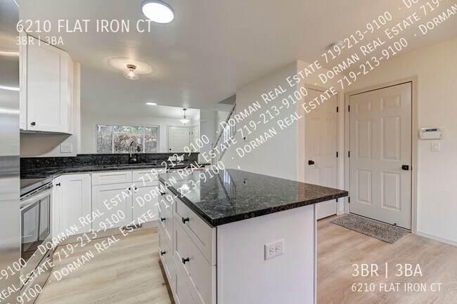 Foto del edificio - Stetson Hill SF with modern kitchen
