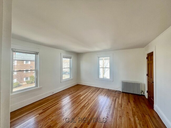 Foto del edificio - 50 Pond St