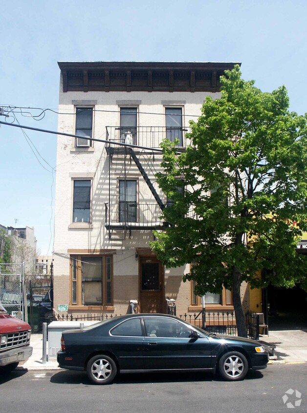 Primary Photo - 323 Saint Marks Ave