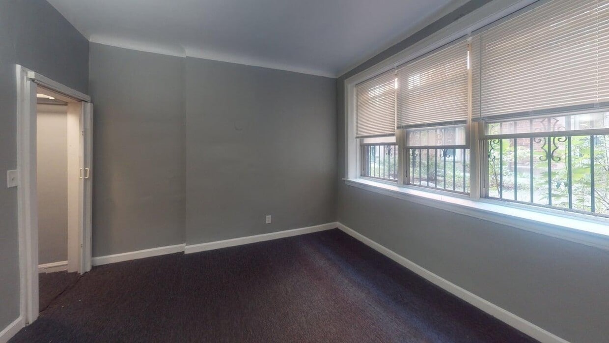 Primary Photo - 823 W 83rd St