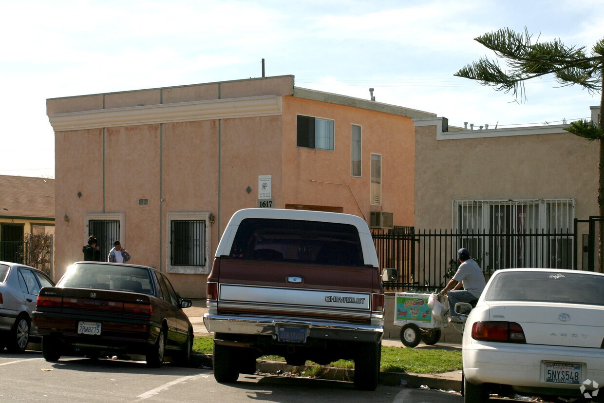 Building Photo - 1617 Sherman Pl