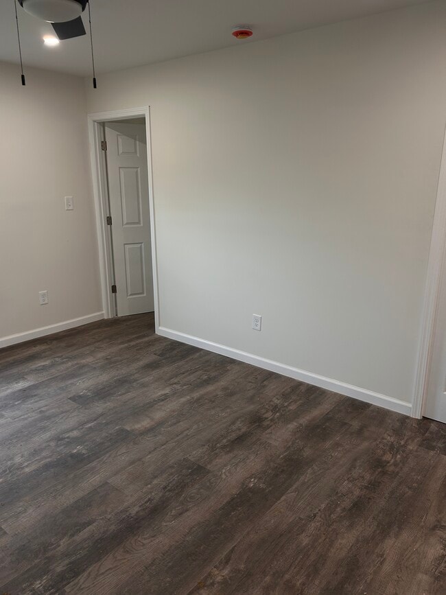 Building Photo - 1702 McCulloch Ave