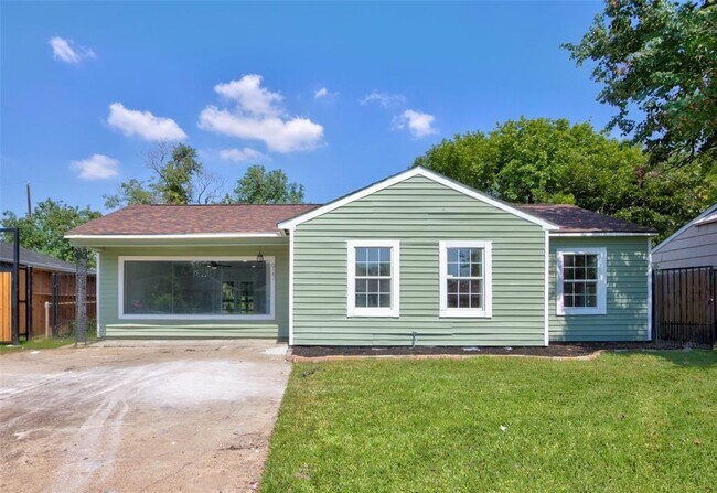 Building Photo - 927 Roper St