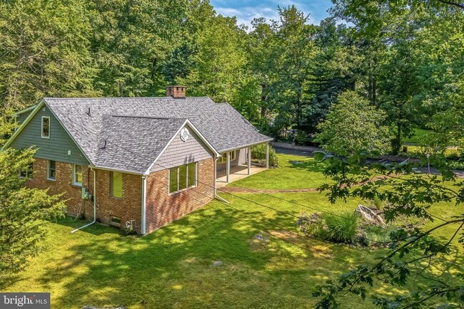 Building Photo - 3574 Glenway Rd