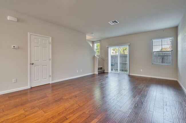 Building Photo - 231 Maidenbrook Lane