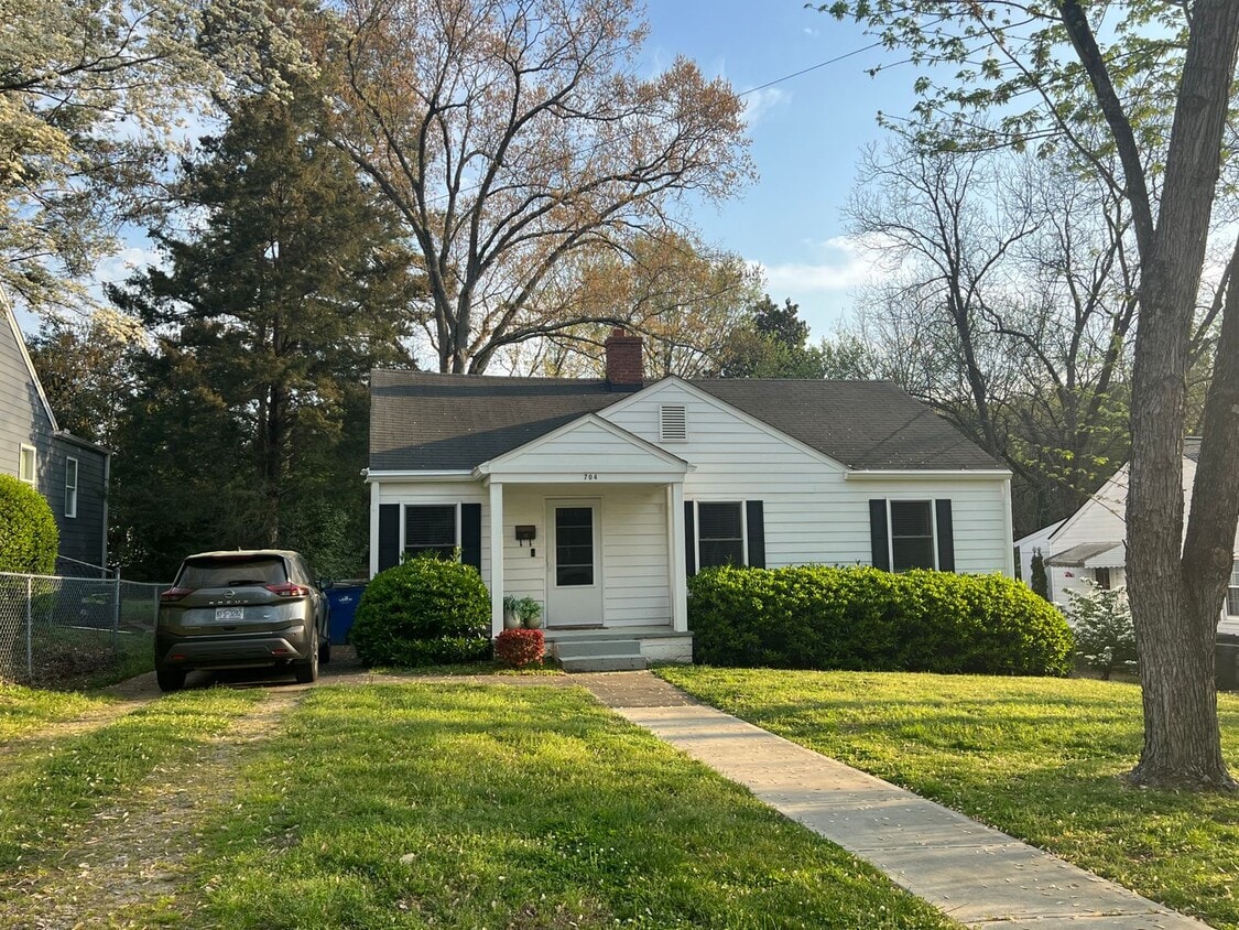 Primary Photo - Newly Remodeled 2 BD, 2BA Raleigh Home wit...