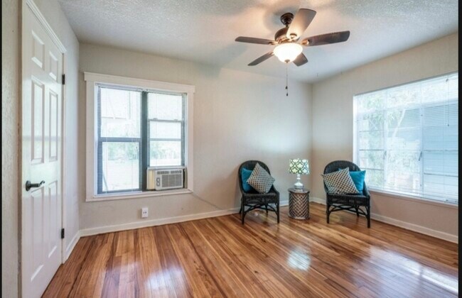 Building Photo - 319 Mink Dr